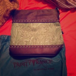 Trinity crossbodypurse